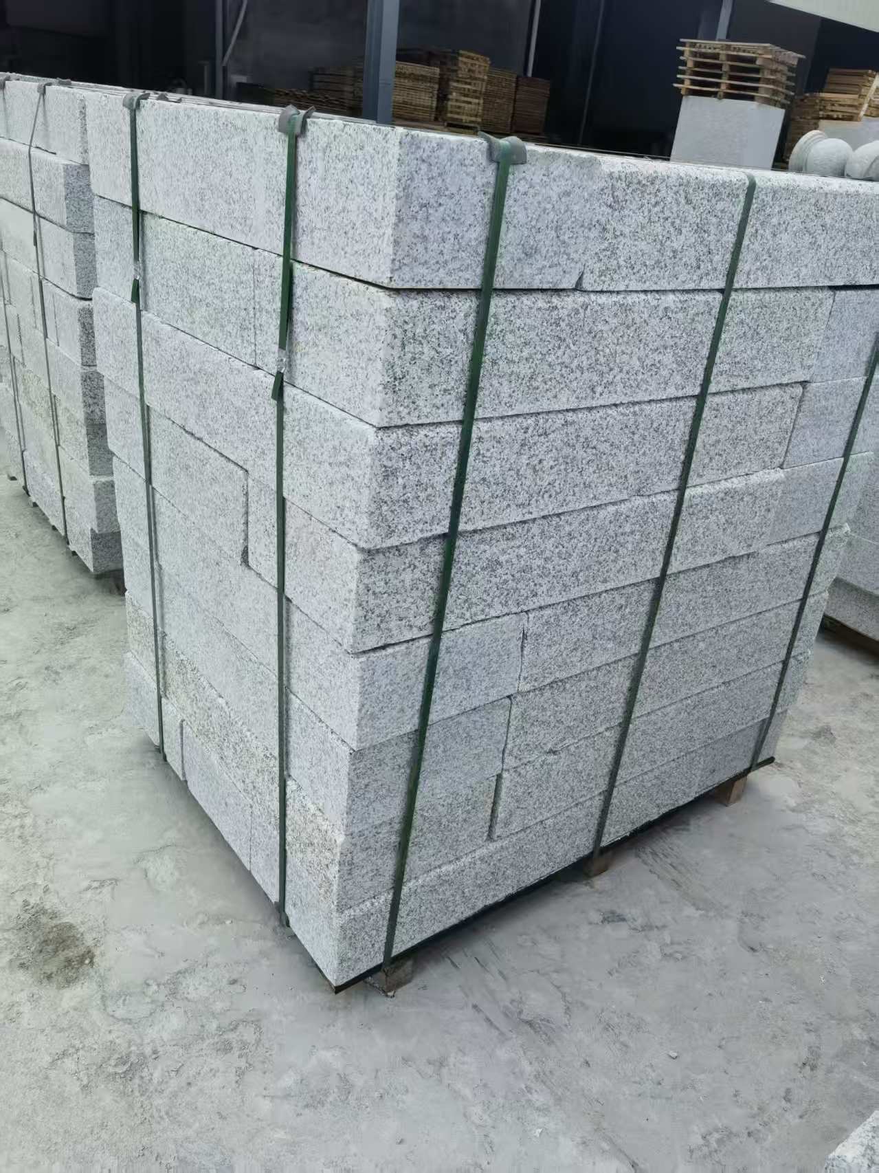 宿州 芙蓉白火烧两面路沿石