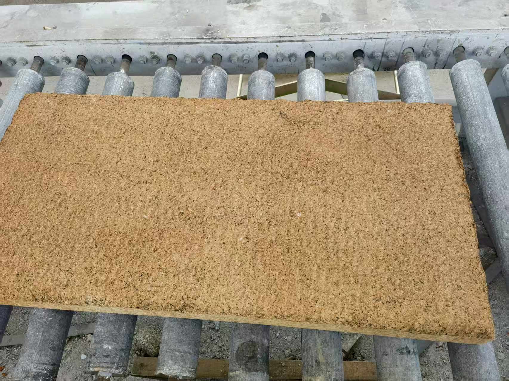 宿州 菠萝面老石板，做旧仿古石，流水线生产加工