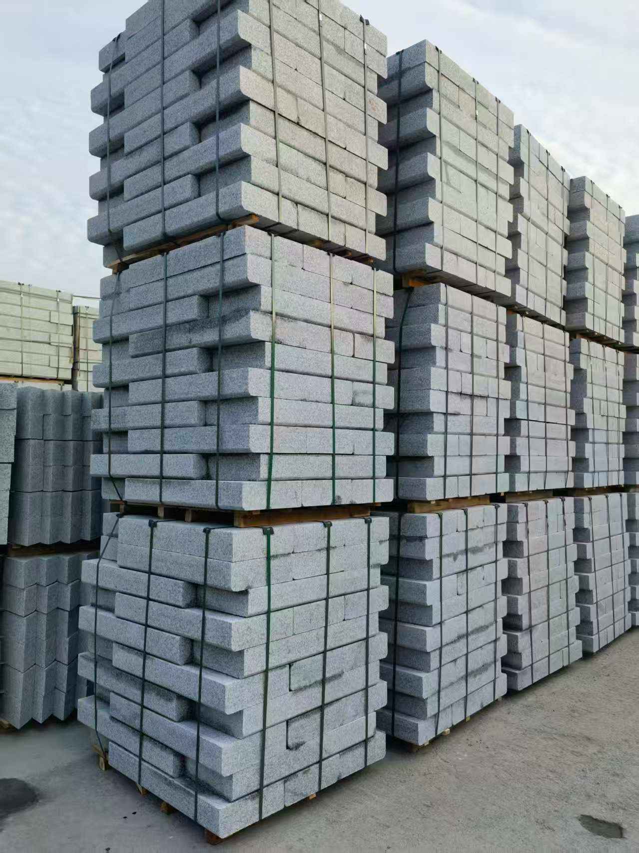 宿州 路沿石（路侧石），颜色一致，尺寸标准