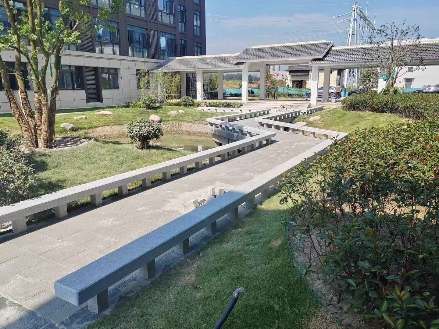 宿州 芝麻灰小区坐凳&栏杆安装效果